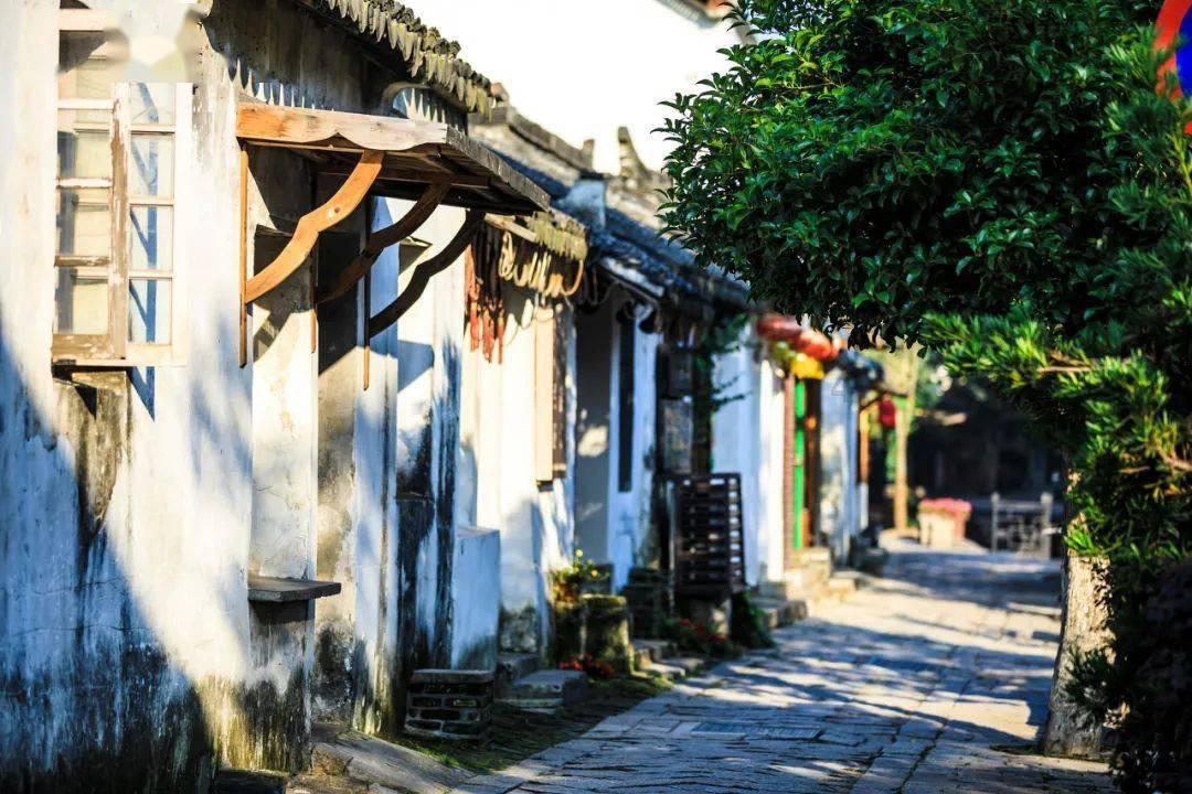 菲律宾总统重申坚持一个中国政策 外交部回应